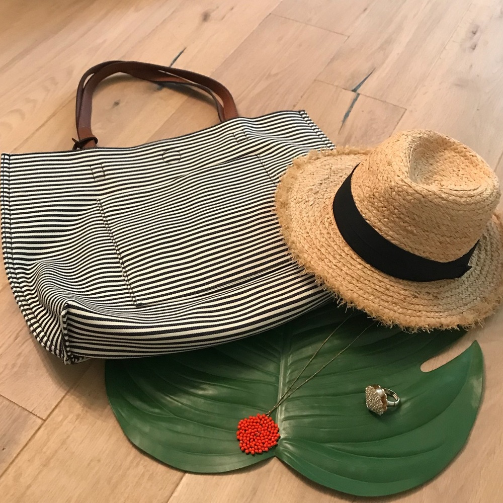 Nautical dark grey/black stripe shoulder tote 👜
